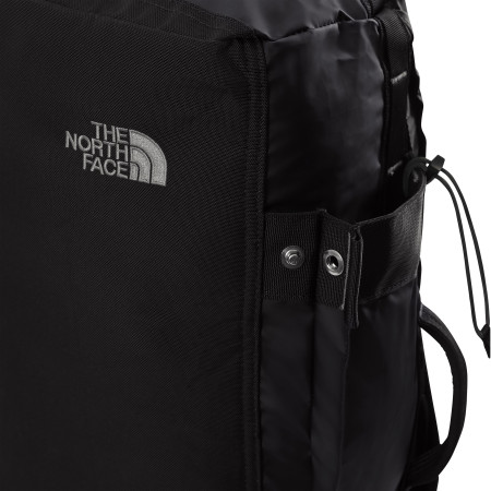 detail TAŠKA BASE CAMP VOYAGER DUFFEL 32 L